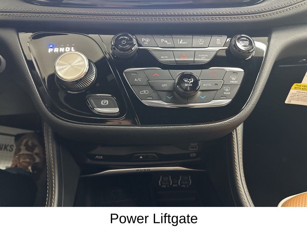 2023 Chrysler Pacifica Pinnacle