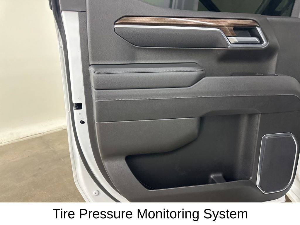 2025 Chevrolet Silverado 1500 LT LT1