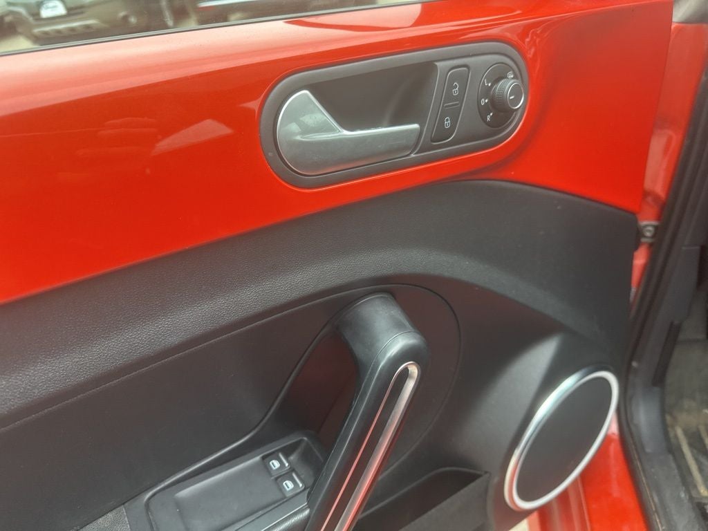 2016 Volkswagen Beetle Base