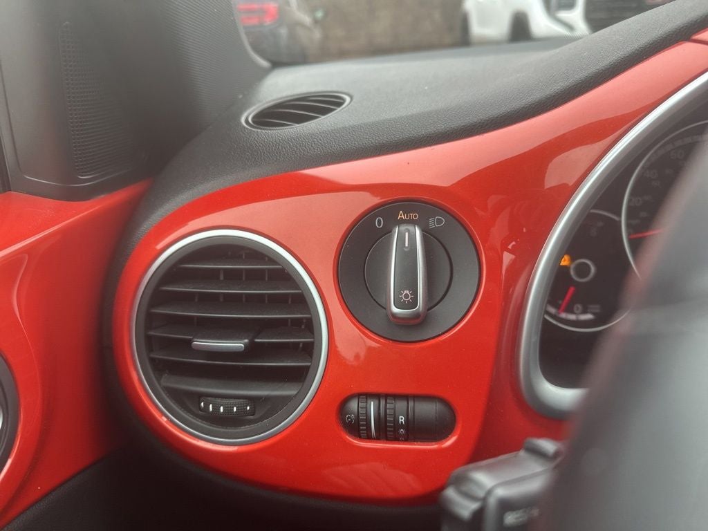 2016 Volkswagen Beetle Base