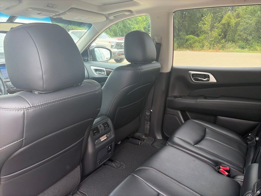 2016 Nissan Pathfinder SL