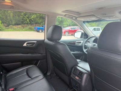 2016 Nissan Pathfinder SL
