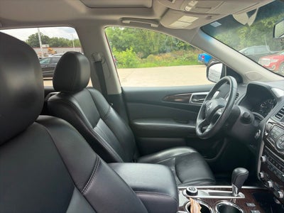 2016 Nissan Pathfinder SL