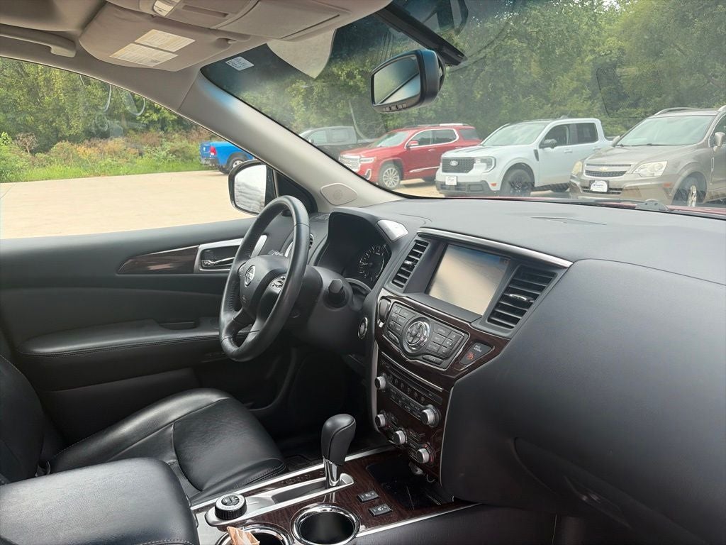 2016 Nissan Pathfinder SL