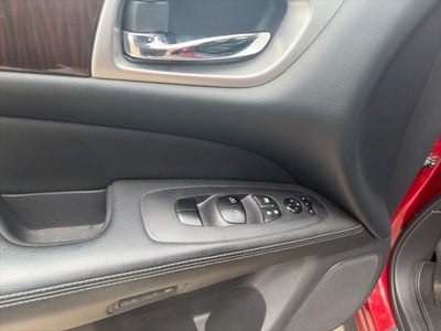 2016 Nissan Pathfinder SL
