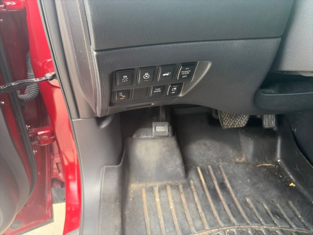 2016 Nissan Pathfinder SL