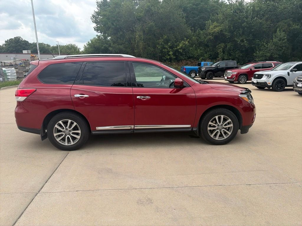 2016 Nissan Pathfinder SL